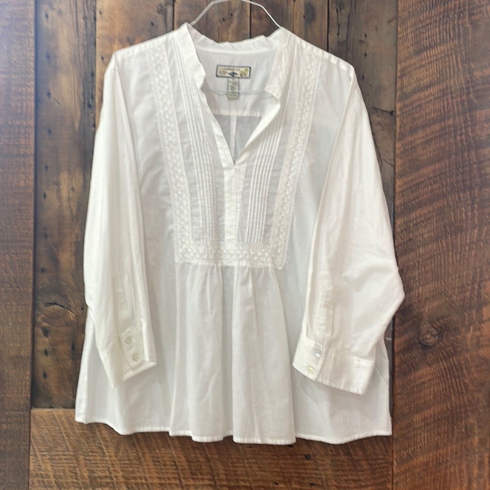 White, 100% cotton, 3/4 length sleeves, pleated ribbon front,  size 3X